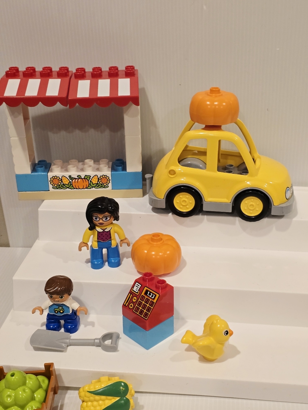 Lego Duplo Farmers' Market and Pony Stable Building Set - Picture 13 of 16